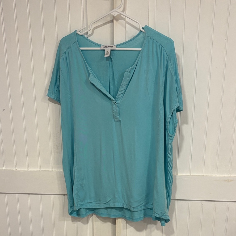 Nine West Teal(bluish green)Short Sleeve, V neck Top size XXL